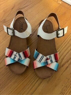 Women’s Zodiac Southwest Design wedge sandal 9